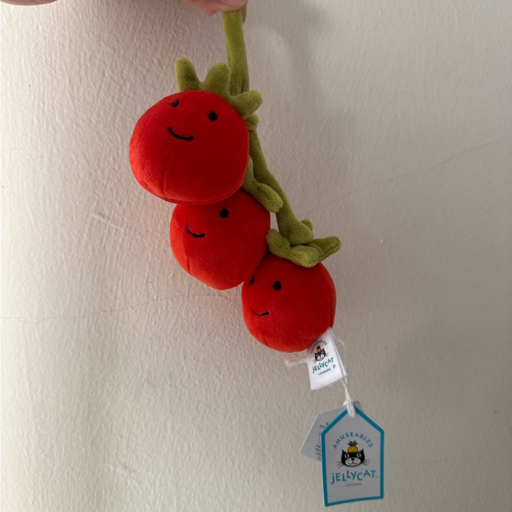 (Retired) JELLYCAT Vivacious Vegetable Tomato Plush - Picture 6 of 8